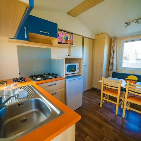 Mobil-home Avec Clim - 4 Pers. - Api-1-52-2192 Frontignan
